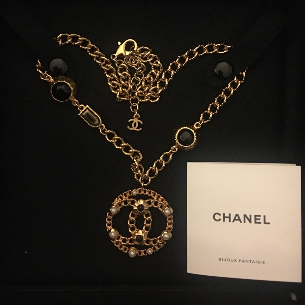 💯 Guaranteed Authentic 18K gold Chanel Necklace